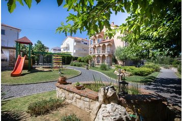 Сімейний пансіонат Lopar 6